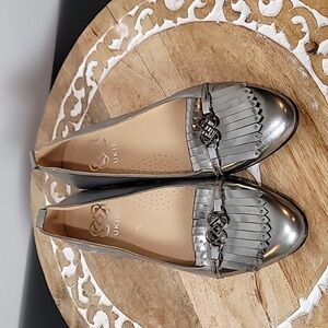 UKIES Leather Silver/Metallic Leona Kiltie Loafers Size 9